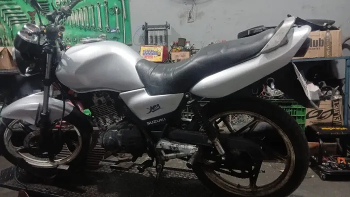 Vendo ou troco em cb 300 2014 pra cimaa