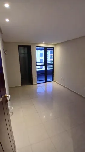 C alugo amplo apartamento em cabo branco 180 m2 ( 3 suítes)