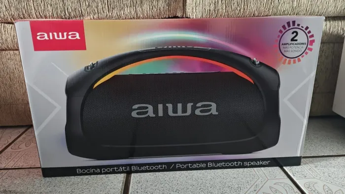 Caixa de som Aiwa nova.