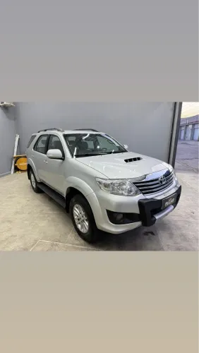 Toyota Hilux SW4 SRV D4-d 4X4 3.0 TDI Dies. AUT 2013