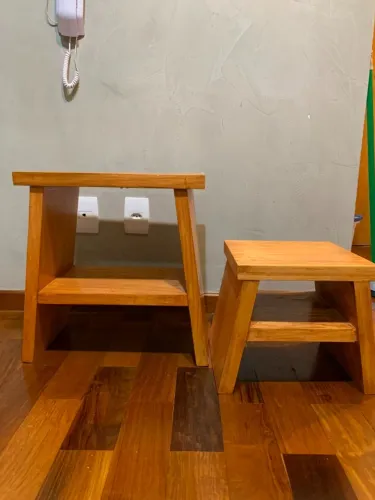 Conjunto de Mesas de Madeira