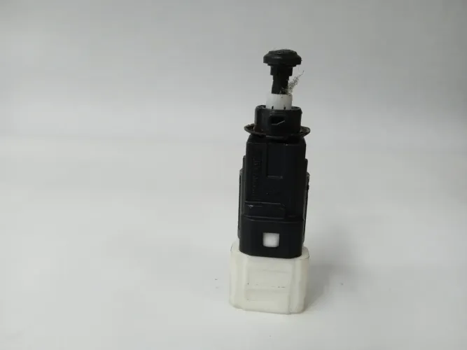 Interruptor Luz De Freio Renault Kwid Zen 1.0 2020