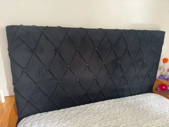Cabeceira preta p/ cama de casal 