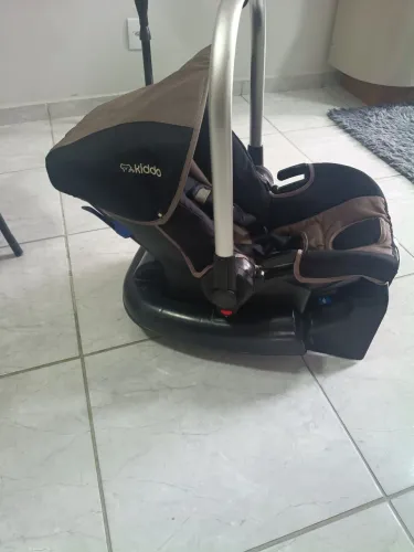Bebê Conforto com suporte kiddo