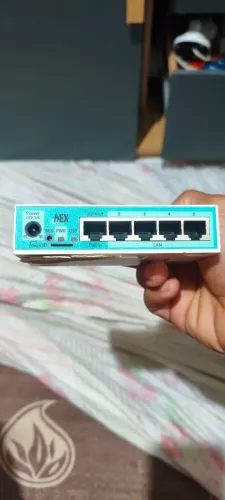 Roteador MikroTik hEX RB750Gr3 Gigabit 5 Portas RouterOS