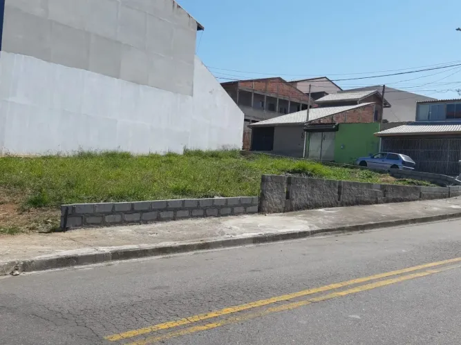 Lote/Terreno para venda possui 200 metros quadrados