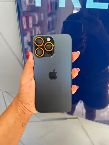 iPhone 15 pro Max sem marca de uso muito novo