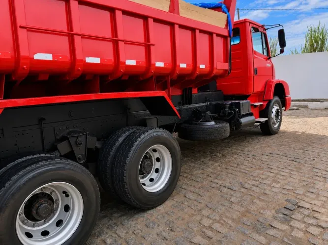 Caçamba truck 1620