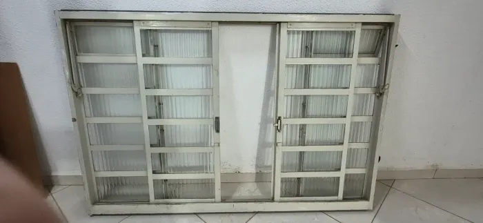 Janela de ferro 150x100