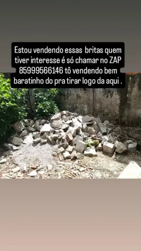 Vendendo pedra de construção
