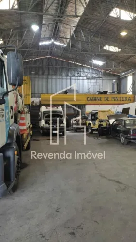 Galpão Comercial à venda em Itaquera com 1.000m²