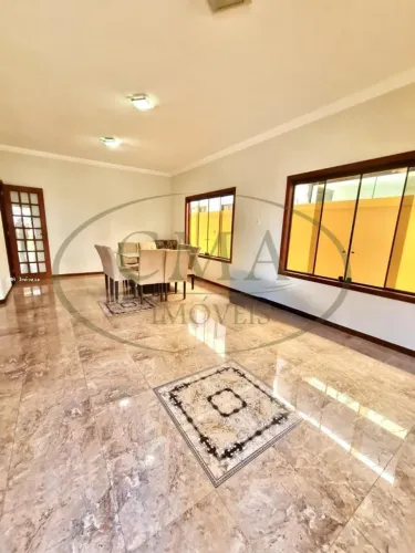 Casa para Locação em Macaé, Gloria, 3 dormitórios, 1 suíte, 4 banheiros, 2 vagas