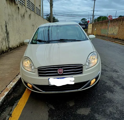 Fiat Linea Essence Dualogic 1.8 Flex 16V 4P 2016