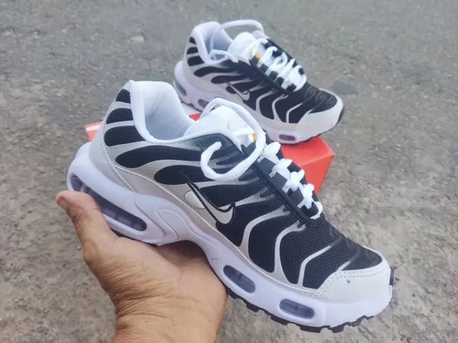 Tênis Esportivo Nike TN Air