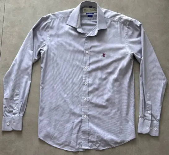 Camisa quadriculada cinza com branca em 100% cetim super-algodão egípcio da marca SERGIO K