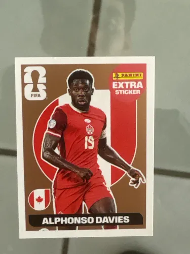 Figurinha extra bronze alphonso davies 