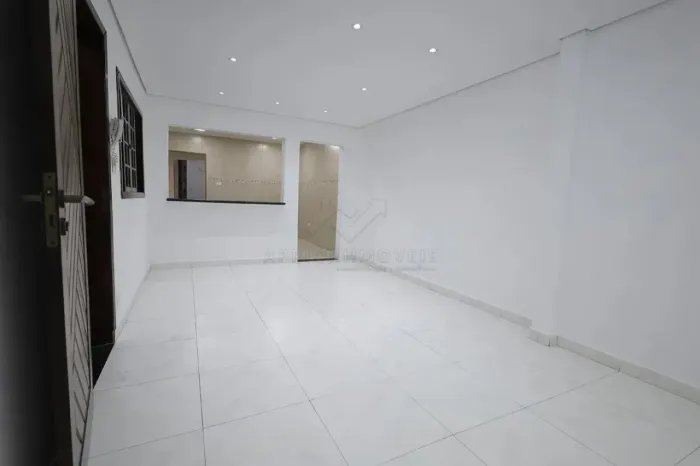 Sobrado com 03 dormitórios para locação, 150m² no bairro Parque das Nações - Santo André/S