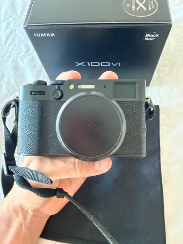Fujifilm X100VI - Preta - Seminova