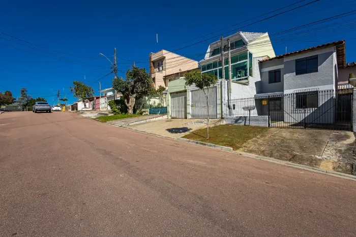 Sobrados com 3 quartos Portão Curitiba
