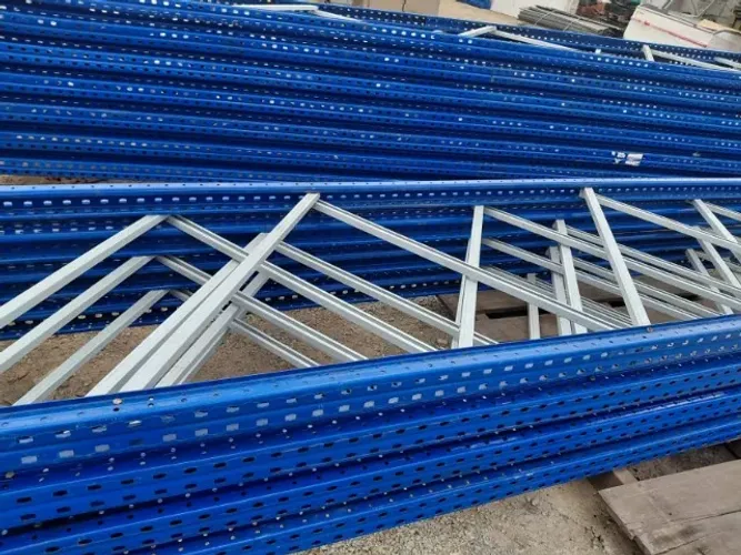 Porta Palete em ótimo estado. Montante com 5,25m ou 10,50m. Ultimo lote disponível .