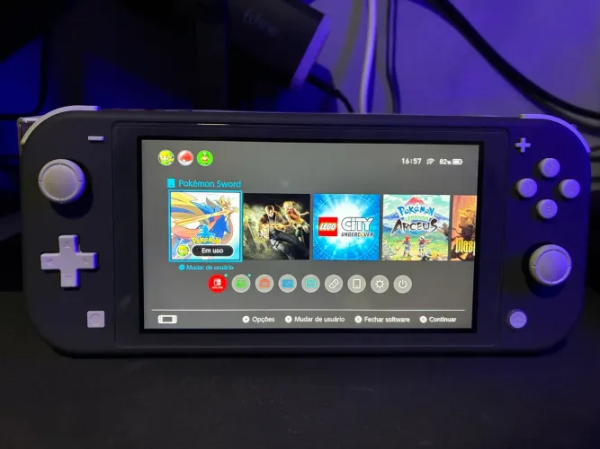 Nitendo Switch lite 3 meses de uso