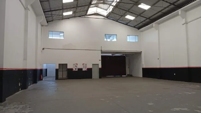 Anúncio de locação : No Parque das Nações em Santo André, salão comercial/industrial com 9