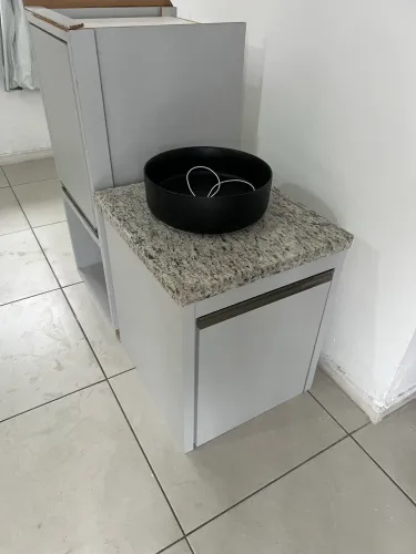 Conjunto granito+Cuba+Balcão banheiro gabinete+aéreo . Mdf planejado .