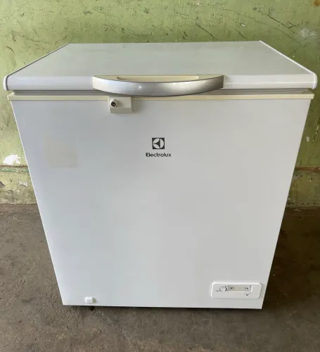 Freezer Electrolux 220 litros