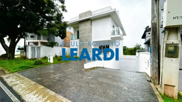 CASA EM CONDOMÍNIO - CONDOMÍNIO ARUJÁ 5 - SP