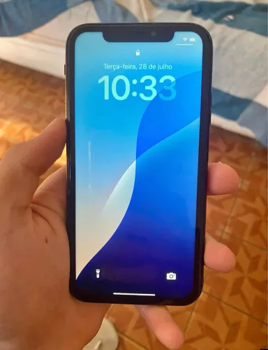 iPhone XR 128 gb. Funcionando perfeitamente sem nenhum detalhe e sem marcas de uso.