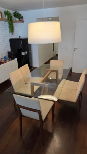 Vendo mesa Tok Stok + tampo de vidro + 6 cadeiras