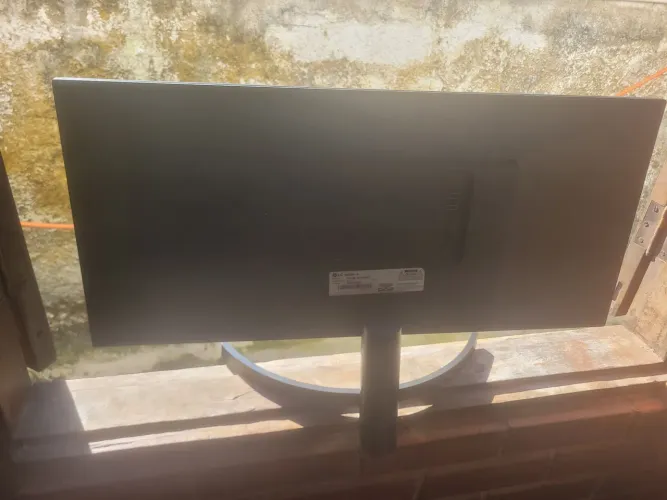 Monitor LG ultra wide tela quebrada 