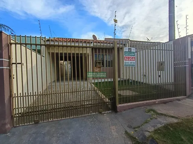 ALUGA | Casa com suíte e espaço gourmet no Parque Residencial Aeroporto | Maringá - PR