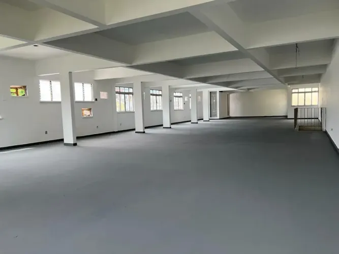Prédio para fins comerciais completo na Avenida Major Gabriel