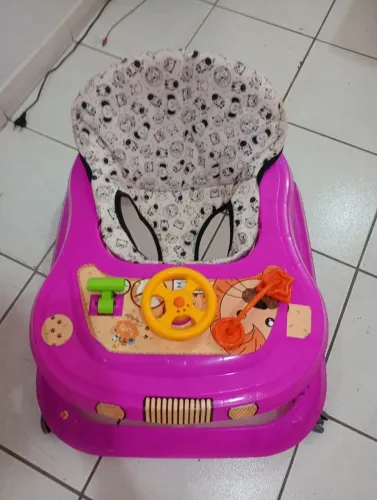 Andajar de bebê semi novo 