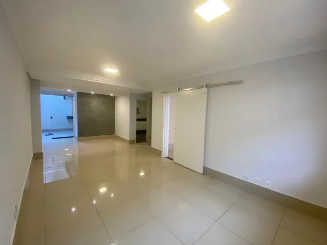 Sobrado em Condomínio 04 Quartos 01 Suíte 145 m² Área de Lazer Jardim América Goiânia