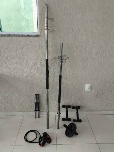 Kit musculação (2 barras + suporte flexão + elástico extraforte + barra alter + rodinha) 