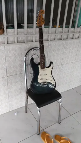 Guitarra Memphis Tagima
