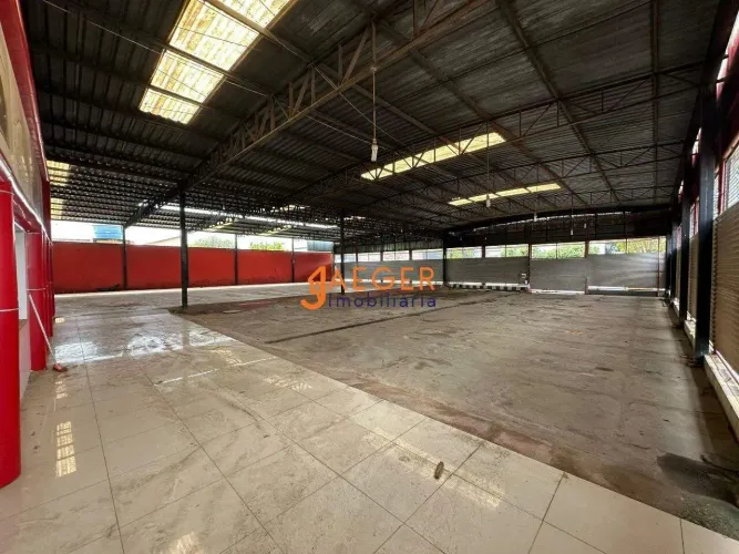 Galpão Comercial de 900m² no bairro Olaria R$ 8.000,00