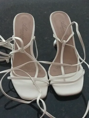 Salto Alto de Amarração na Cor Branca