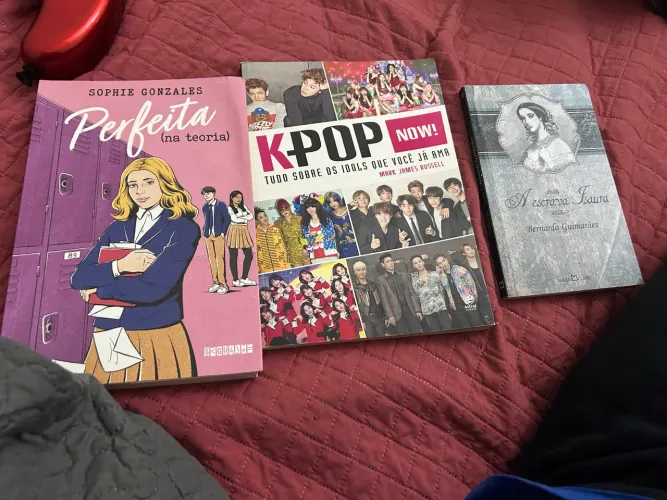 vendo três livros por um
