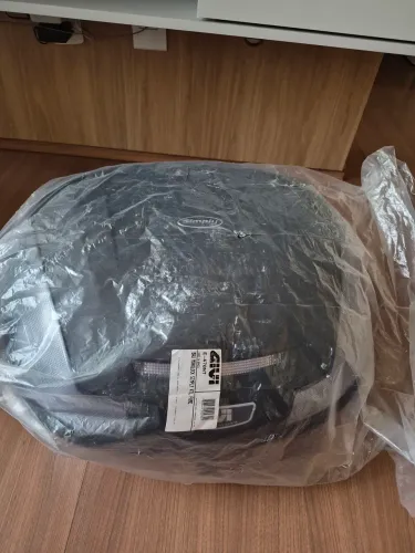 Bauleto GIVI E470N 47L nunca usado.