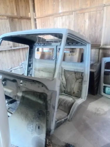 Cabine do Mercedes 1718 modelo ano 90 até 99