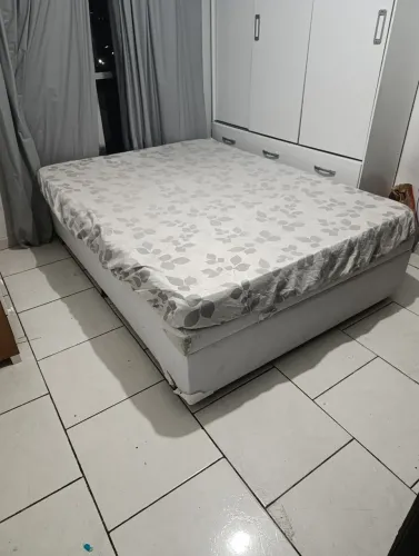 Cama box baú com colchão usada