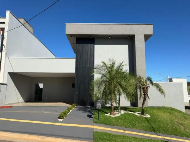 Casa à venda no em condomínio fechado no Jardins Capri em Goiânia Goiás