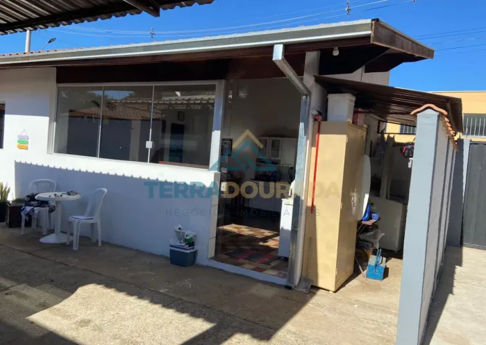 Ótimo sobrado à venda em São Bento do Sapucaí!