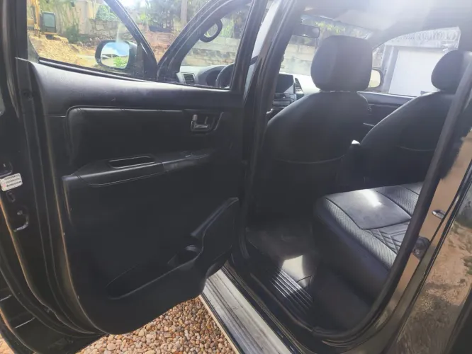Toyota Hilux CD SRV D4-d 4X4 3.0 TDI Dies 2010