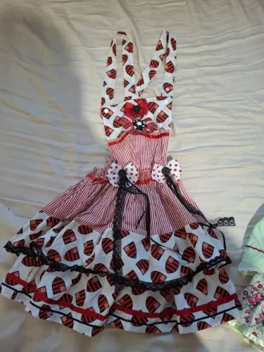 Vestidos festa de junina novos nunca usados faço os dois por $100 reais P/G