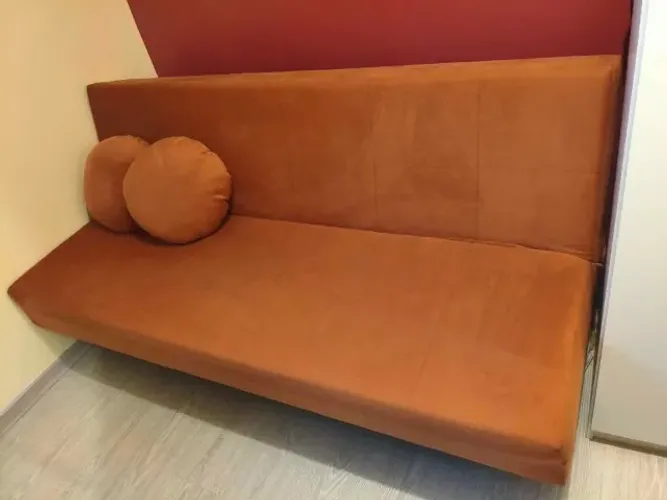 Sofá cama terracota em ótimo estado