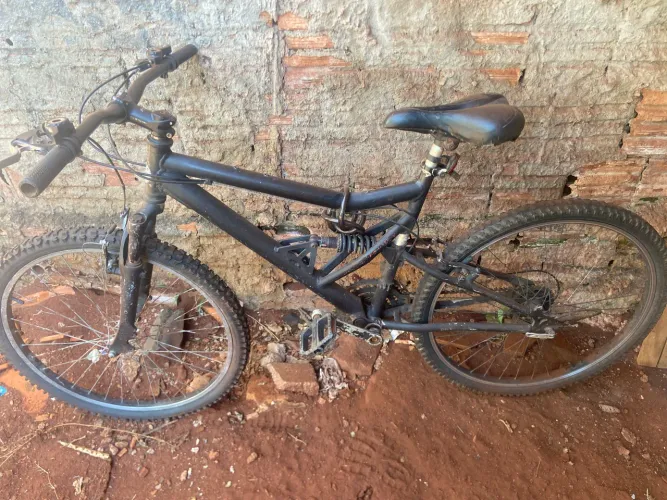 Bicicleta aro 26 dupla suspensão